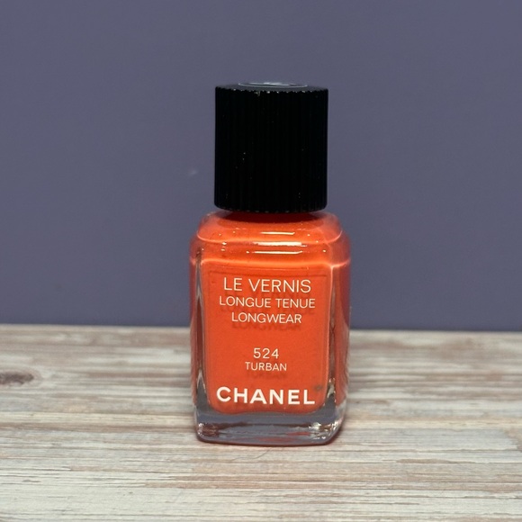 CHANEL Le Vernis Longwear Nail Polish in 524 Turban - Picture 2 of 3